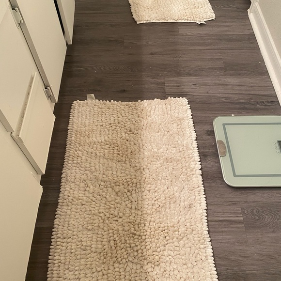 Three restroom items - Picture 5 of 5